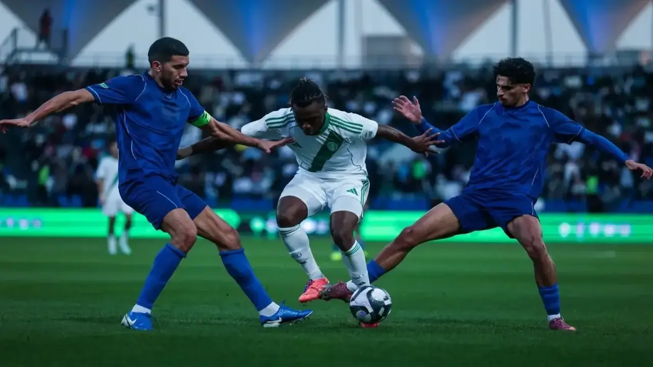 الأهلي يهزم الفتح بهدفين في الجوهرة المشعة ضمن منافسات الدوري السعودي